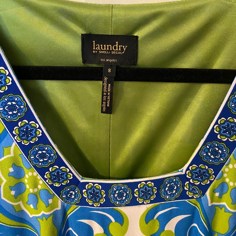 Laundry 3/4 sleeve patterned dress. Size 8